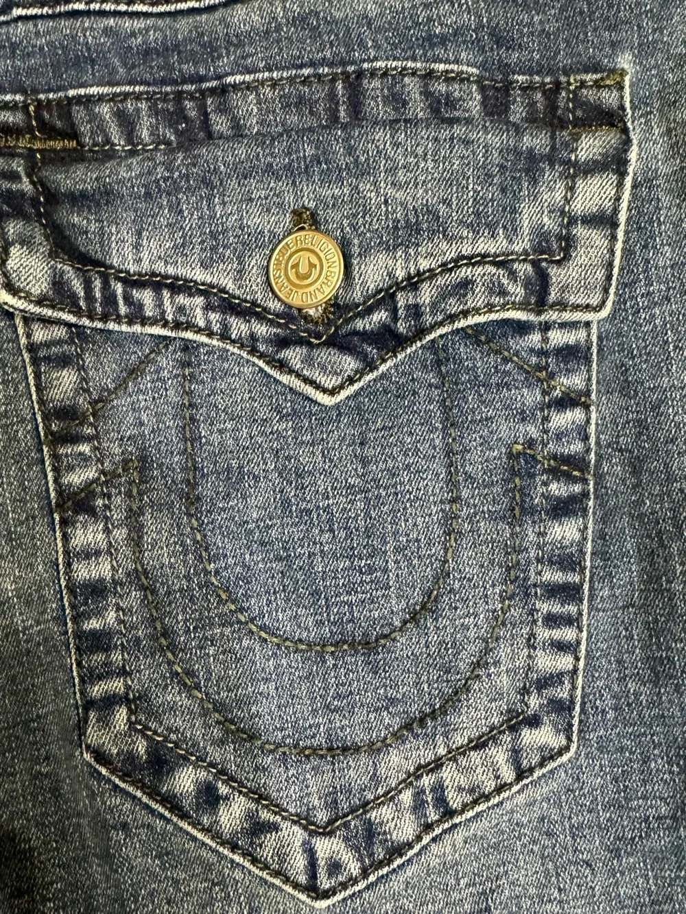 True Religion Men’s Ricky Relaxed Straight Jeans 38 Medium Wash Flap Pocket